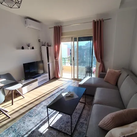 Daisy Apartment Golem (Tirana)